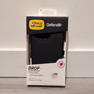 OtterBox Defender Series Black Case for iPhone 16 Pro Max